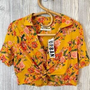 NEW! URBAN OUTFITTERS Tie Front Crop Top Mustard Floral Size XS NWT Summer